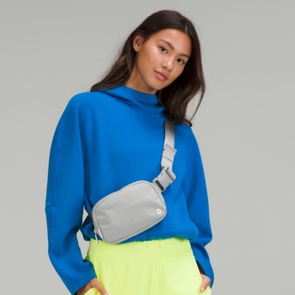 lululemon athletica Handbags - Lululemon Everywhere Belt Bag Silver Drop